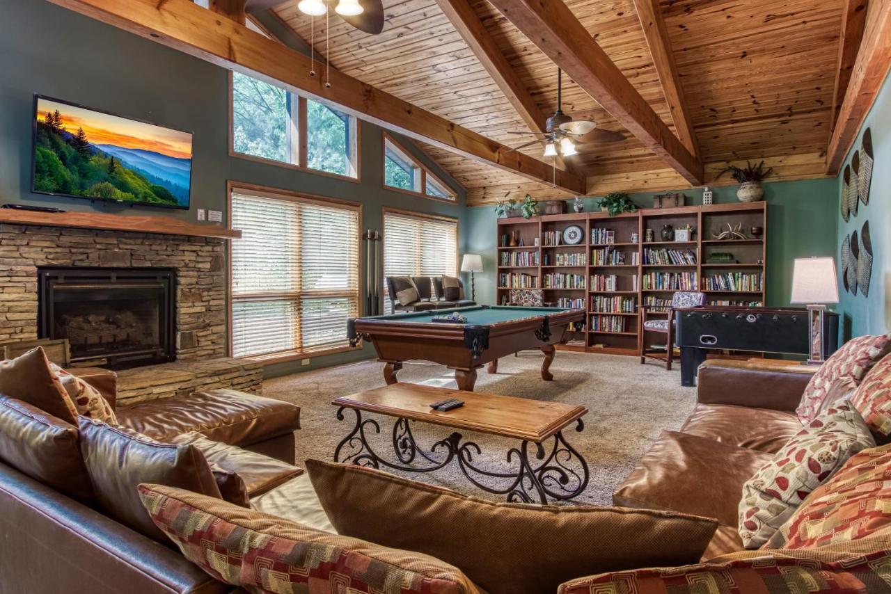 Mountain Lake Lodge, Hot Tub, Theater Room, 1089 Free Tickets Each Paid Day, Dollywood And More Sevierville Dış mekan fotoğraf