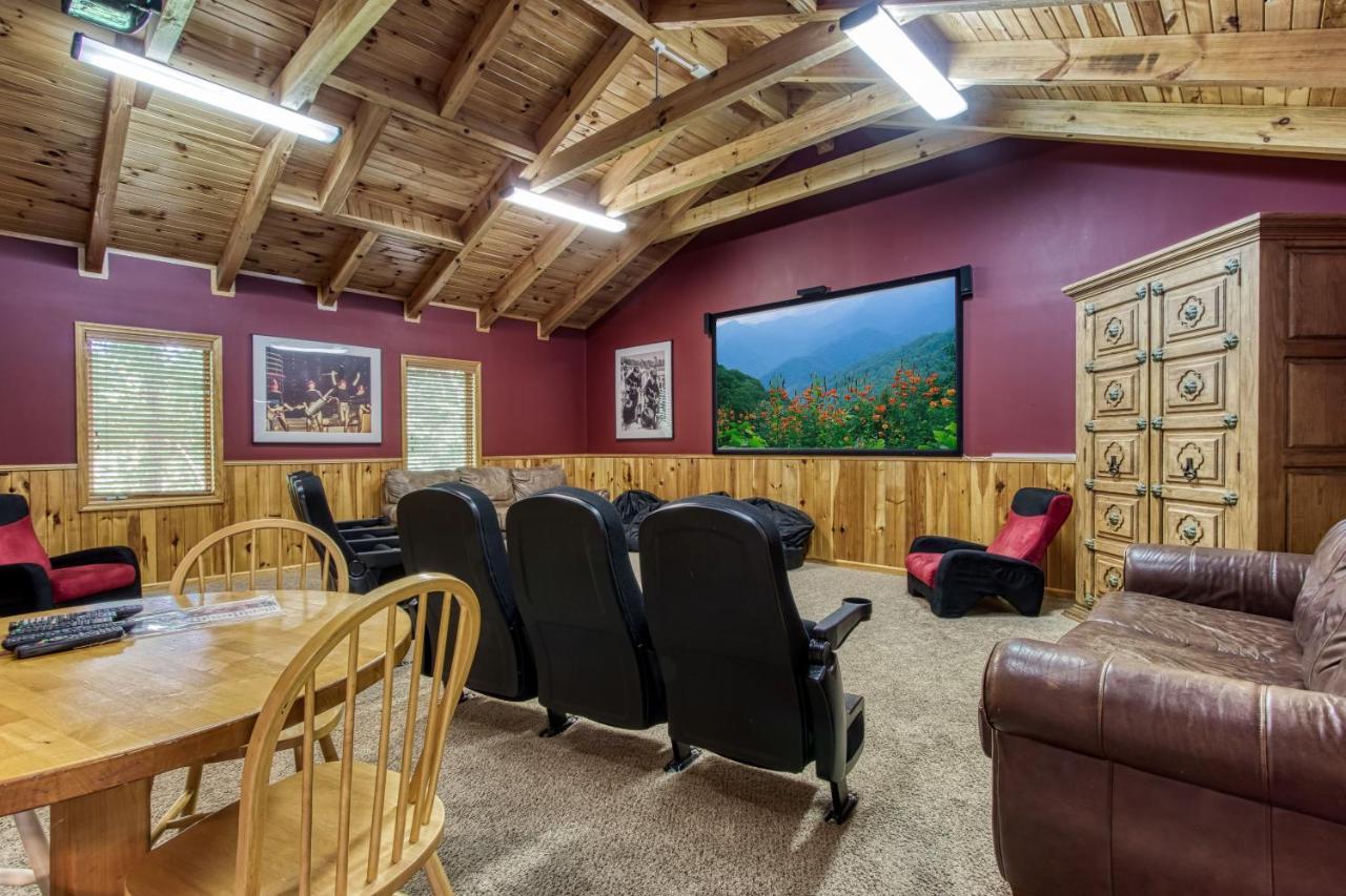 Mountain Lake Lodge, Hot Tub, Theater Room, 1089 Free Tickets Each Paid Day, Dollywood And More Sevierville Dış mekan fotoğraf