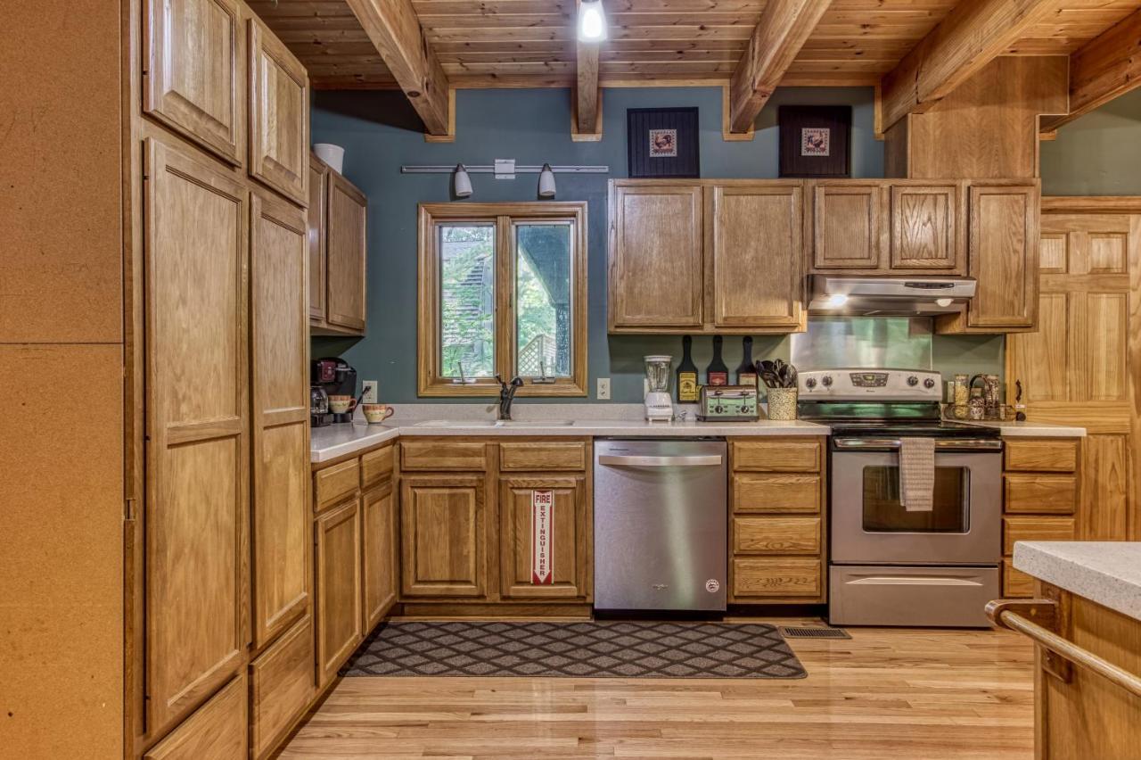 Mountain Lake Lodge, Hot Tub, Theater Room, 1089 Free Tickets Each Paid Day, Dollywood And More Sevierville Dış mekan fotoğraf