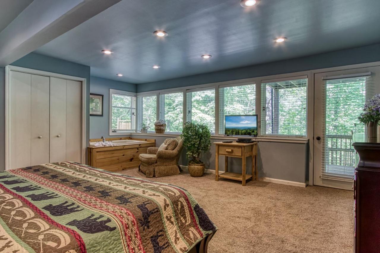 Mountain Lake Lodge, Hot Tub, Theater Room, 1089 Free Tickets Each Paid Day, Dollywood And More Sevierville Dış mekan fotoğraf