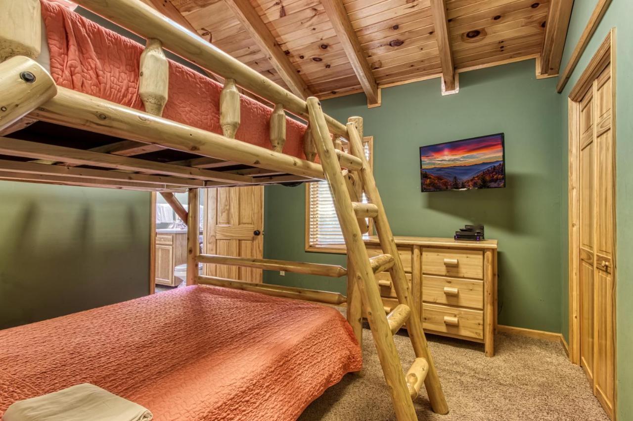 Mountain Lake Lodge, Hot Tub, Theater Room, 1089 Free Tickets Each Paid Day, Dollywood And More Sevierville Dış mekan fotoğraf