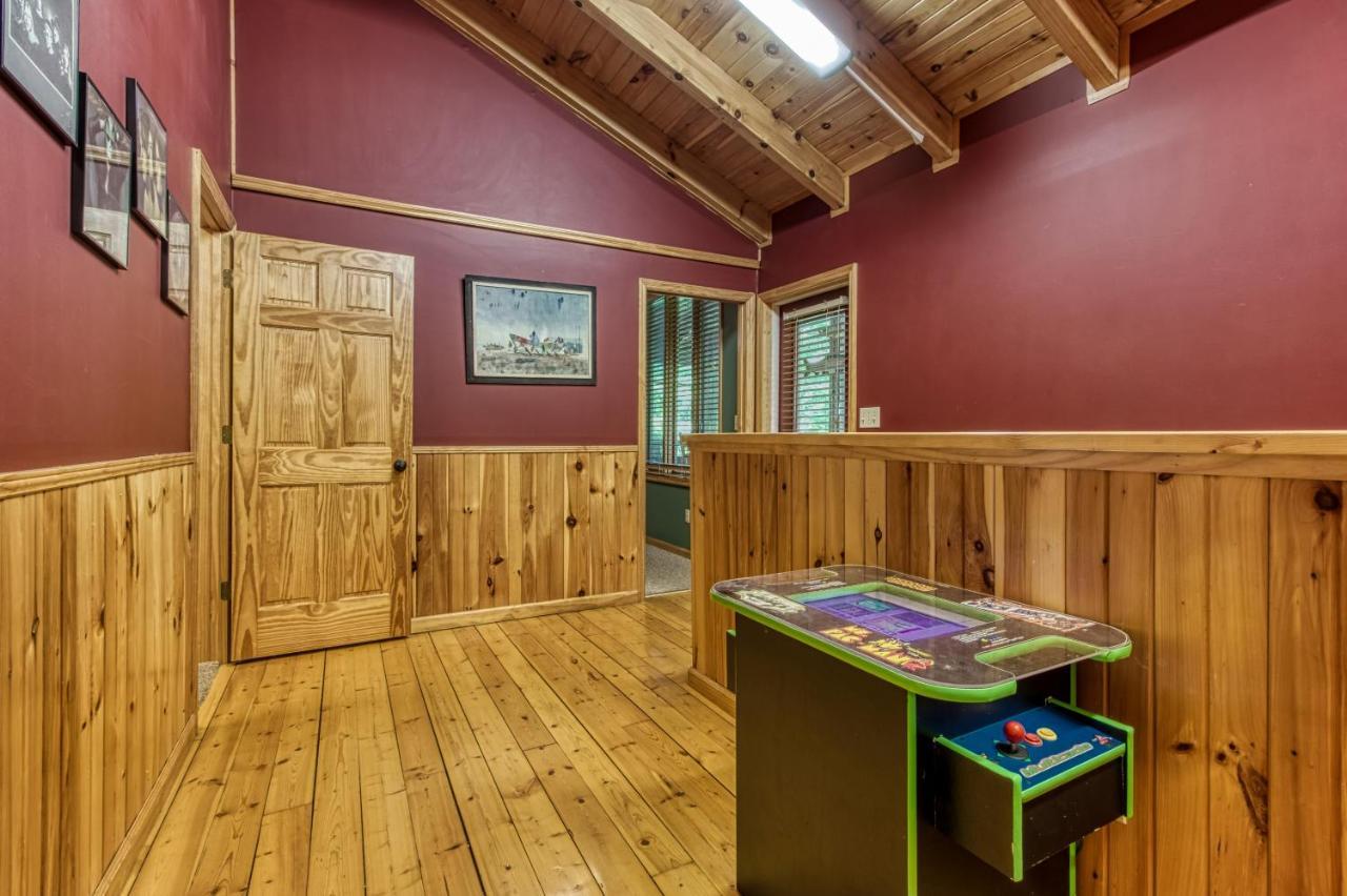 Mountain Lake Lodge, Hot Tub, Theater Room, 1089 Free Tickets Each Paid Day, Dollywood And More Sevierville Dış mekan fotoğraf