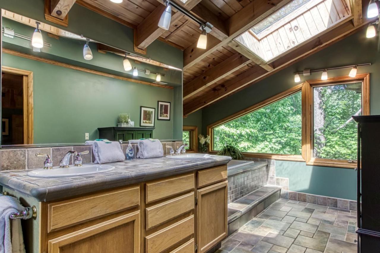 Mountain Lake Lodge, Hot Tub, Theater Room, 1089 Free Tickets Each Paid Day, Dollywood And More Sevierville Dış mekan fotoğraf