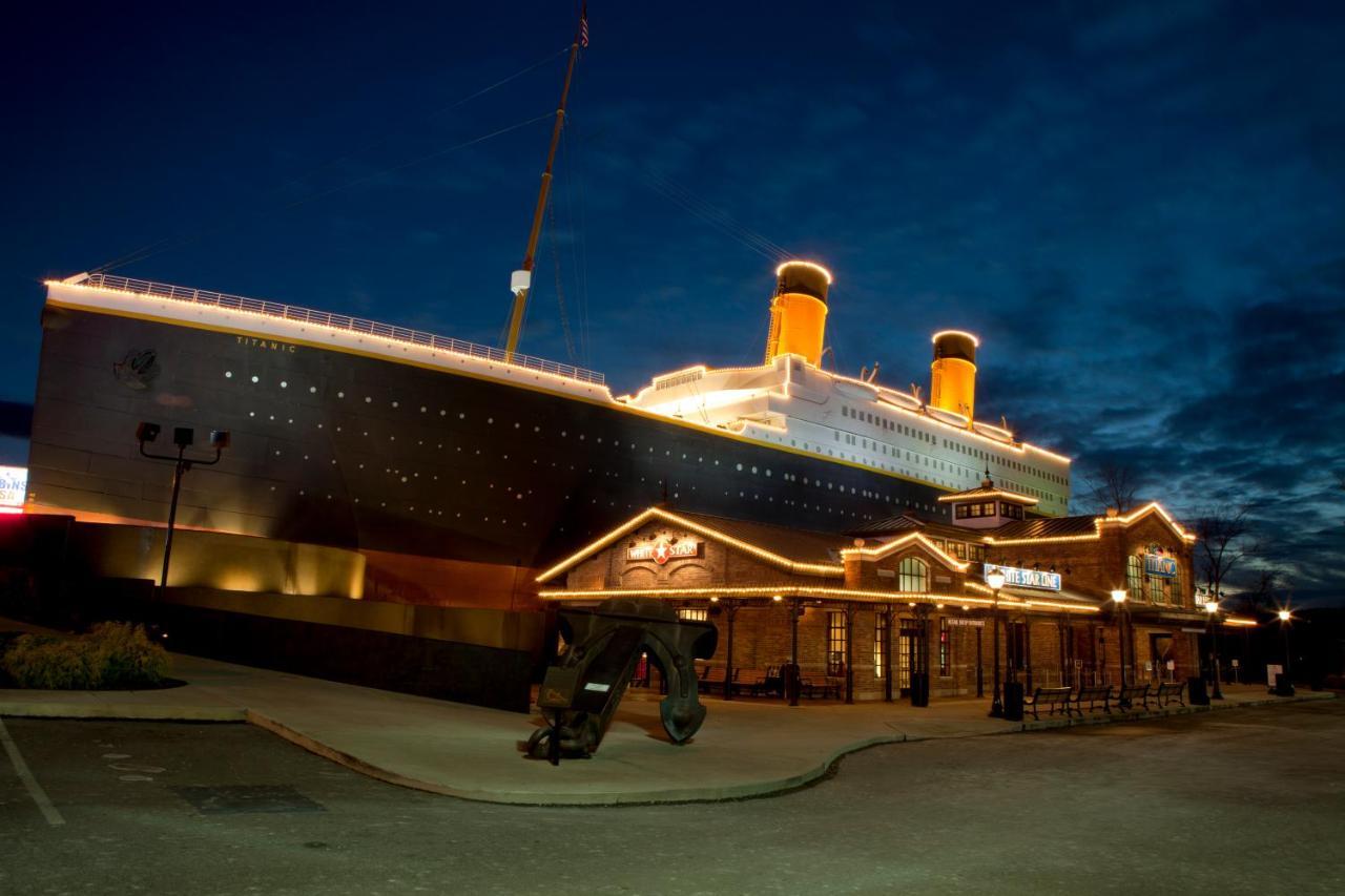 Mountain Lake Lodge, Hot Tub, Theater Room, 1089 Free Tickets Each Paid Day, Dollywood And More Sevierville Dış mekan fotoğraf