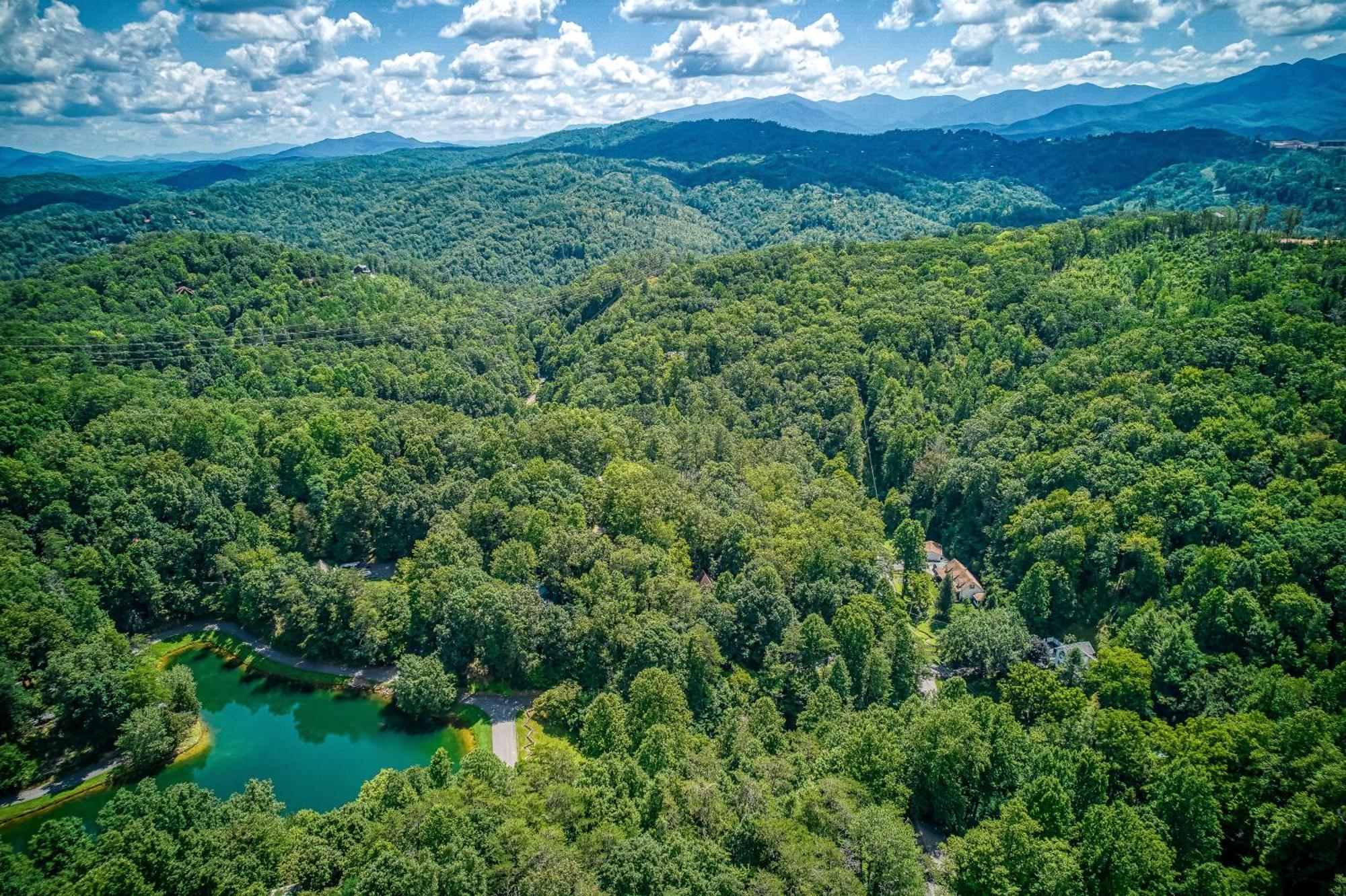 Mountain Lake Lodge, Hot Tub, Theater Room, 1089 Free Tickets Each Paid Day, Dollywood And More Sevierville Dış mekan fotoğraf
